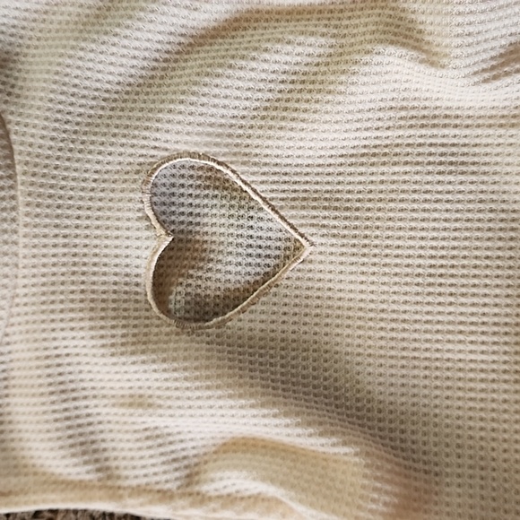 Heart Cutout Tank Top - Picture 2 of 3